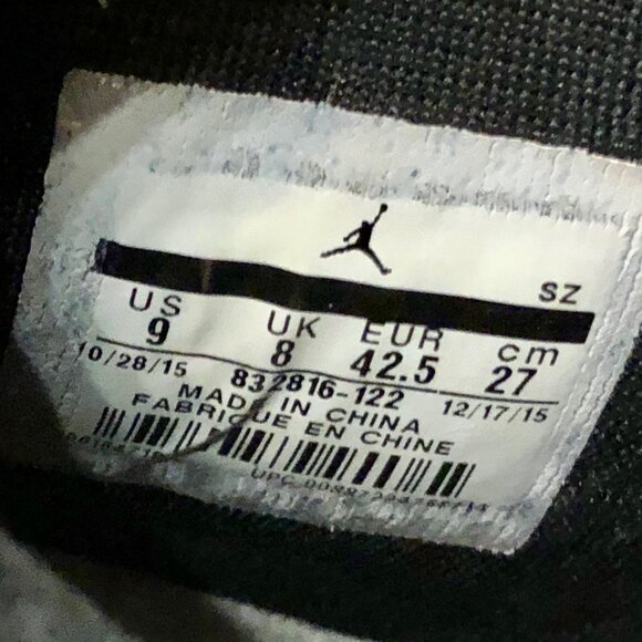 Athletic_Shoes